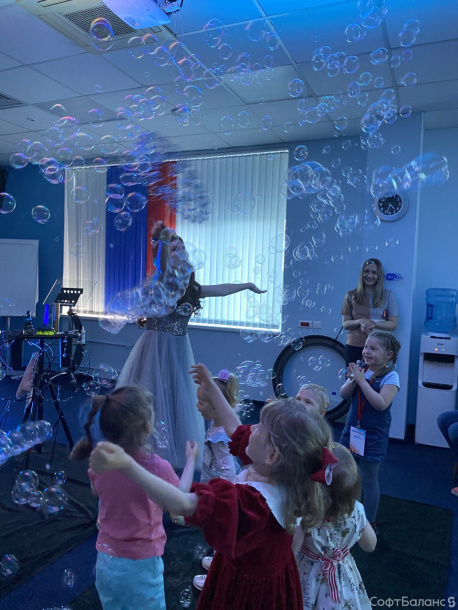 Сегодня в офисе прошёл детский праздник!