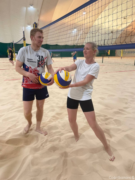 А вы знаете, что в СофтБаланс есть волейбольная команда?