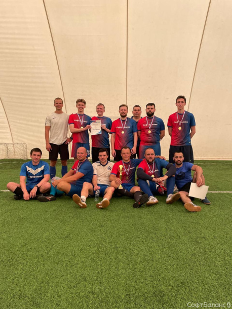 Давно у нас не было товарищеских футбольных матчей.