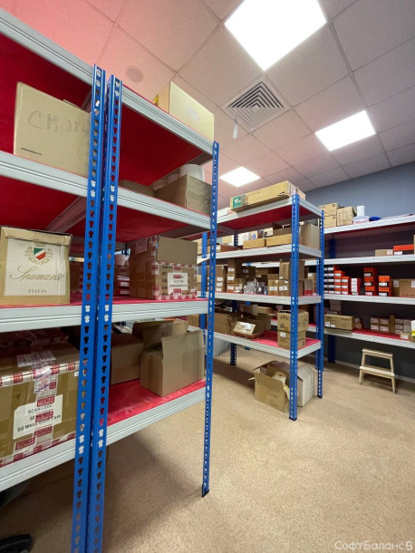 Внутри офиса