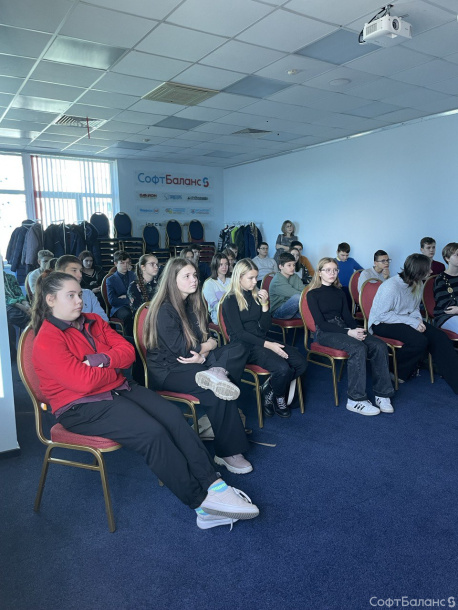 У нас в гостях были школьники из Бестужевской гимназии №159. 