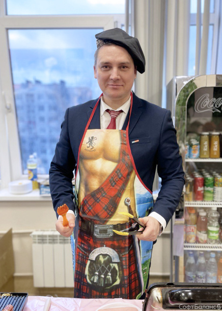 Поздравление девушек СофтБаланс