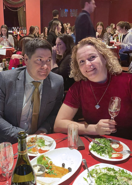 Поздравление девушек СофтБаланс