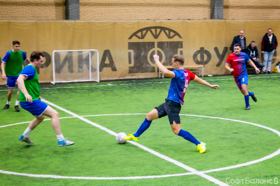Футбольный матч СофтБаланс - Нетрика - ИАЦ
