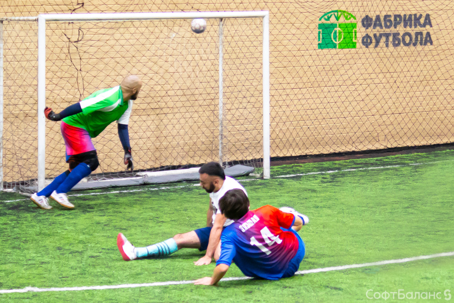 Футбольный матч СофтБаланс - Нетрика - ИАЦ